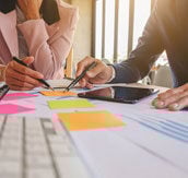 project-explaining-team-female-discussing-financial-1